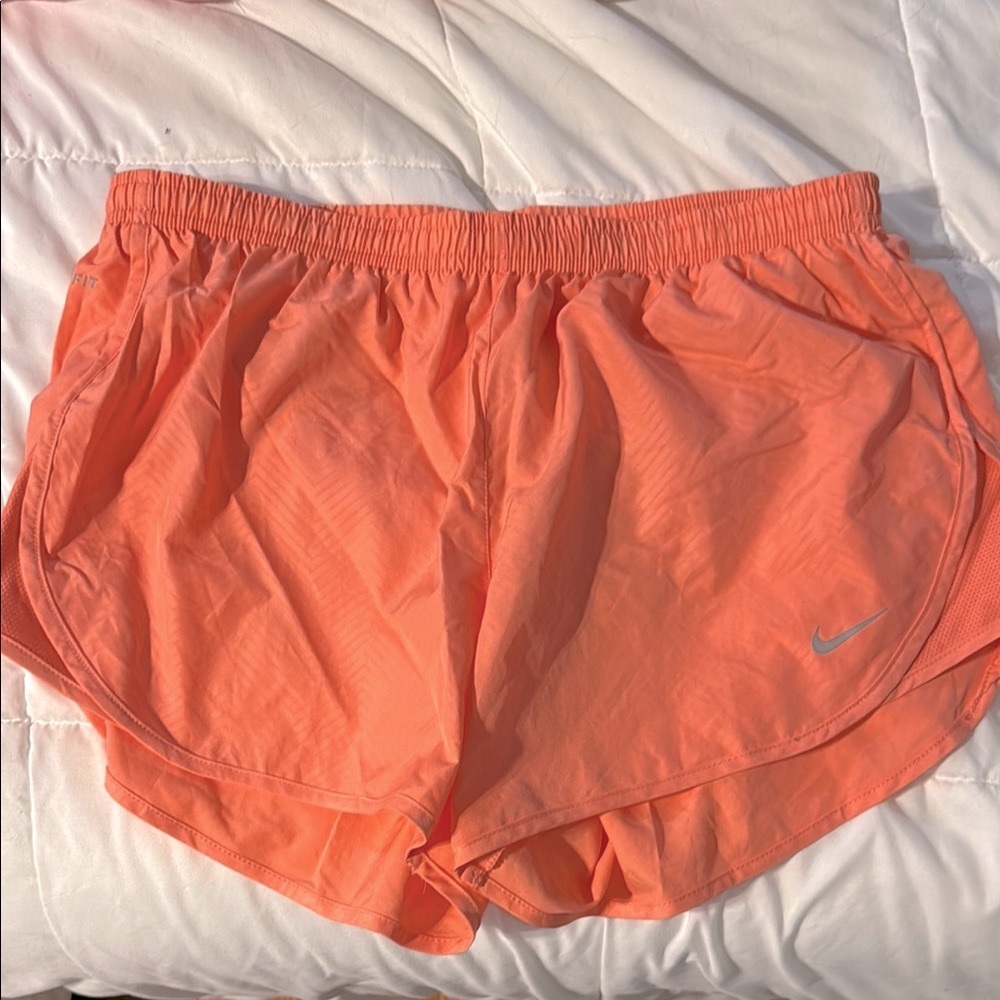 SALE☘️Nike Orange Athletic Shorts Lightweight Elastic Waist